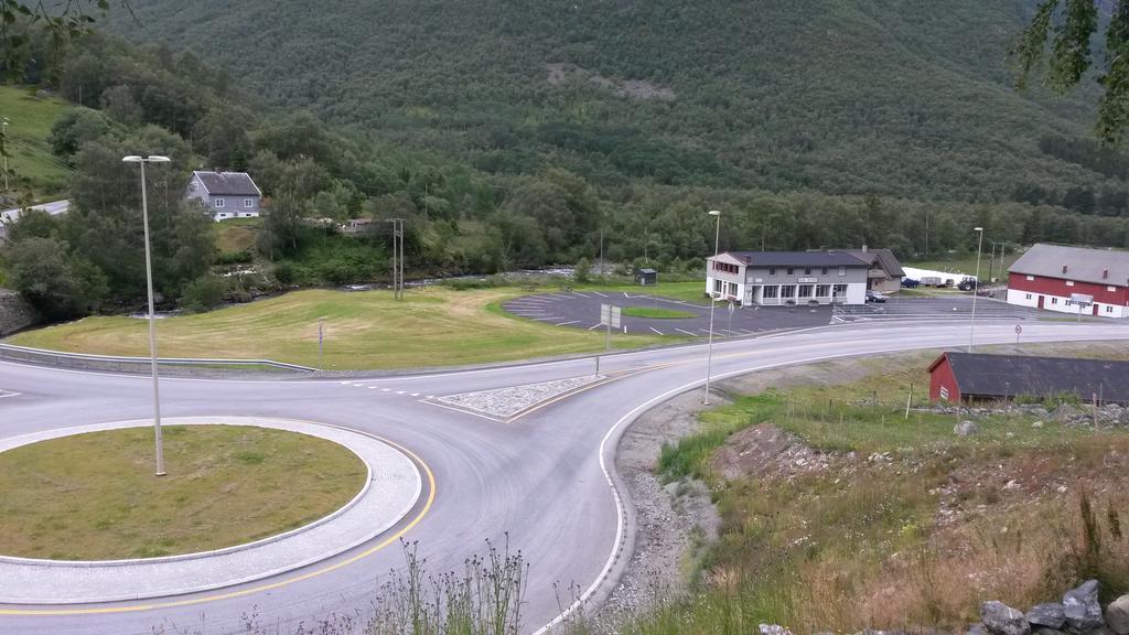 Hi Borlaug Vandrerhjem Borgund Exterior photo